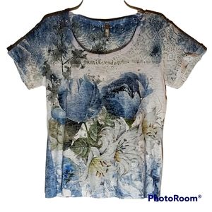 1775 new medium ladies fun baddazed front pullover top. 152